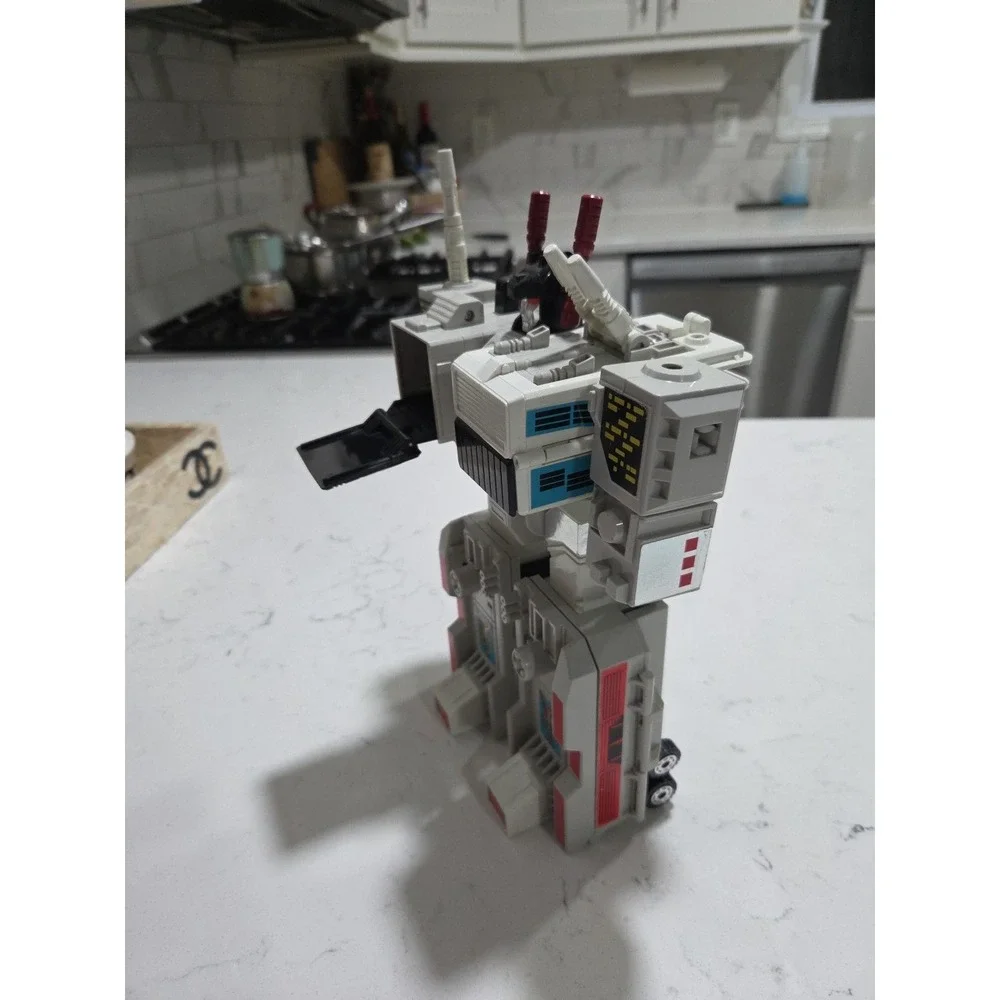 Transformers G1 Metroplex Autobot City Commander Vintage Action Figure 1985 - Picture 4 of 13